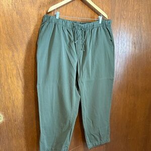 GAP Women's Olive Cropped Pants